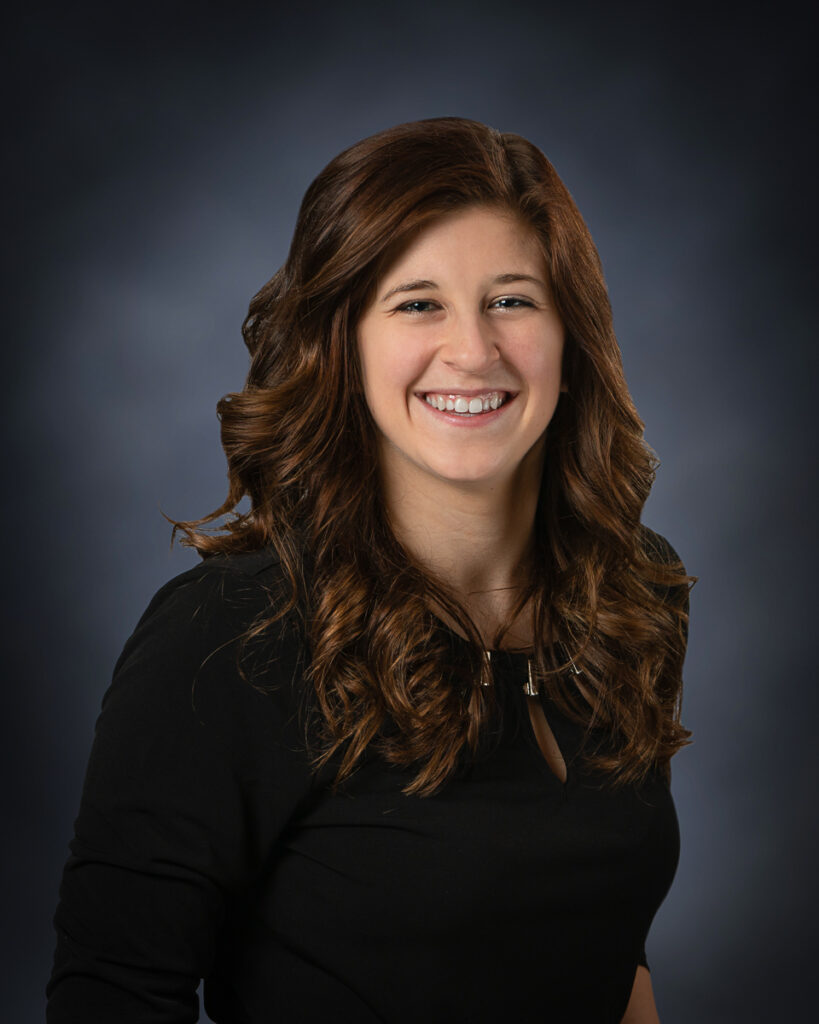 Lauren Reihl will help you in choosing a floor plan